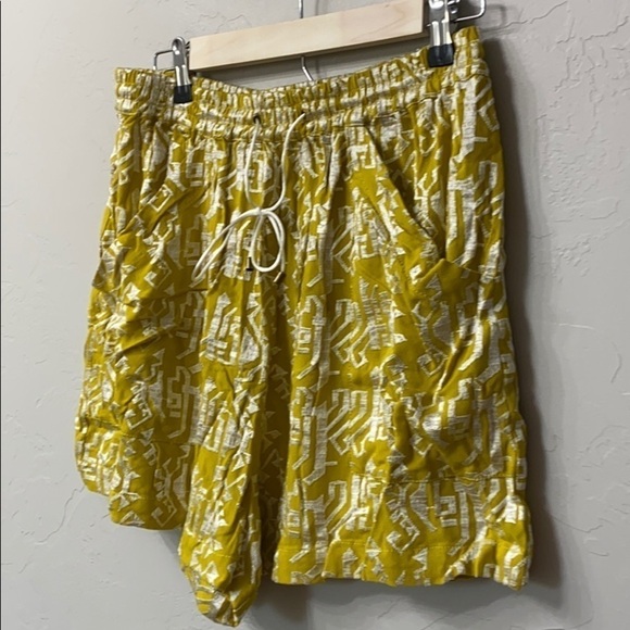 Anthropologie elevenses gold shorts size M… - Picture 3 of 10